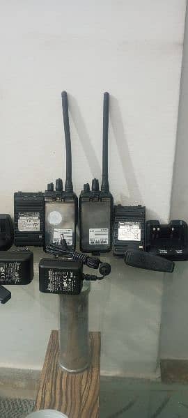 Walkei Talkei Icom made in Japan/Motorola GP2000 made in Malaysia 16