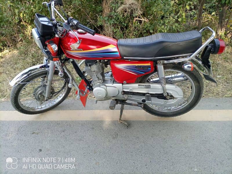 Honda CG 125cc model 2010 urgent for sale my WhatsApp 03019233146 1