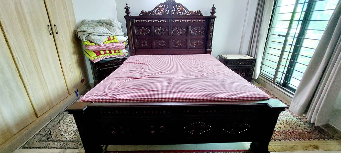 Chinioti Pure Wooden Bed Set Complete 2