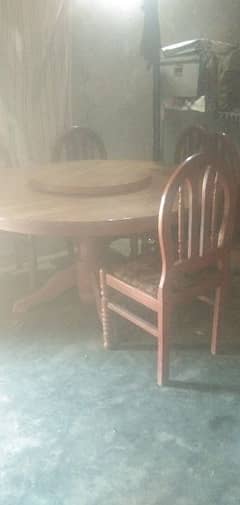 dinning table with five chairs