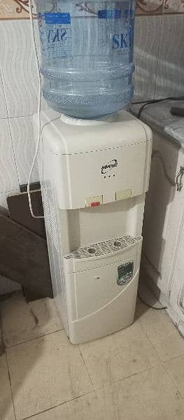 homeage water dispenser with mini fridge with bottle 0