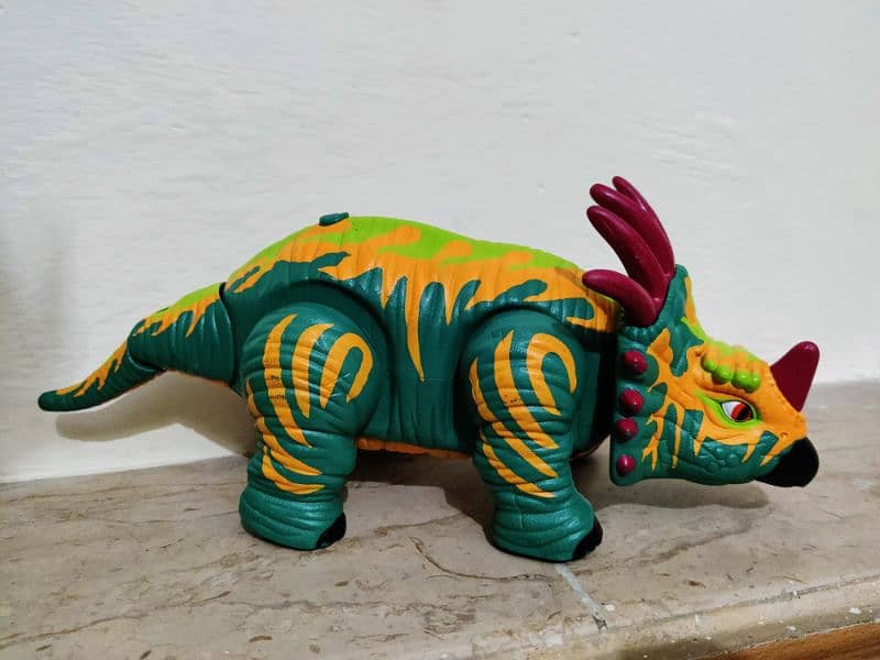 Imaginext Triceratops Basher The Dinosaur Mattel 2