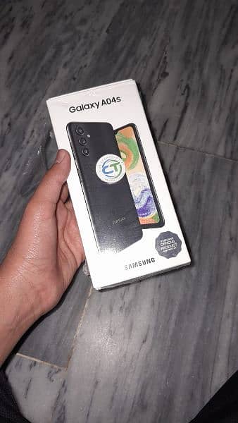 brand new mobile only 3month use 0