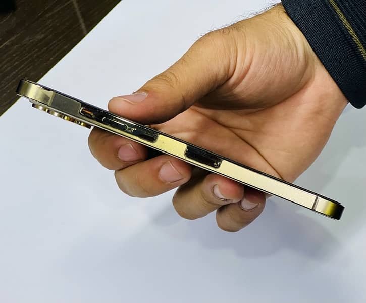 12 iPhone 12 Pro Max ! Non Pta 256gb ! Golden Colour ! Factory Unlock 1