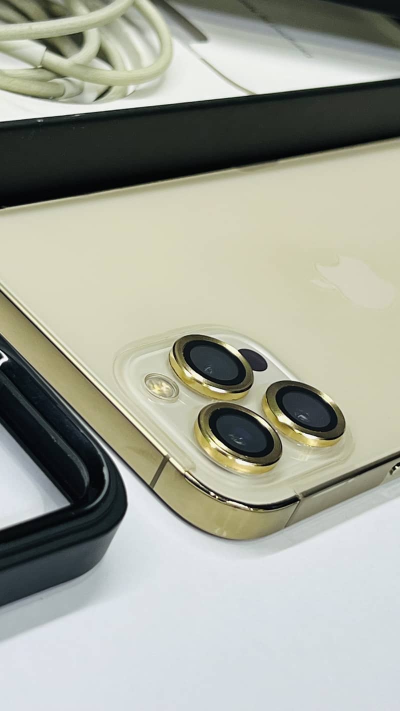 12 iPhone 12 Pro Max ! Non Pta 256gb ! Golden Colour ! Factory Unlock 7