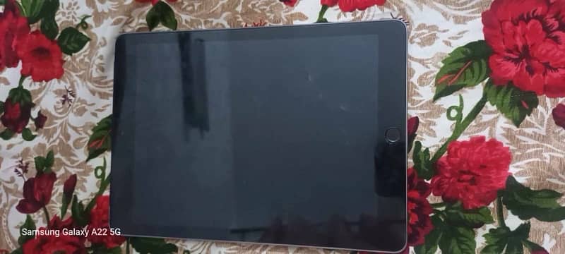 ipad 6 gen 128 gb not a single fault with cover or protector 10/10 2