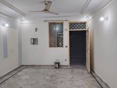 550 SQFT Flat First Floor Families Flat Vip For Sale In G1 Market Johar Town.