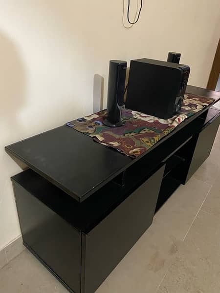 Tv console 4months used 2
