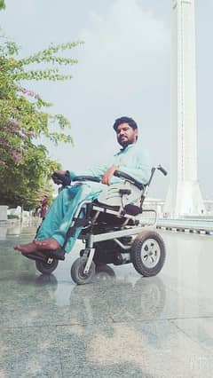 electric wheelchair 0