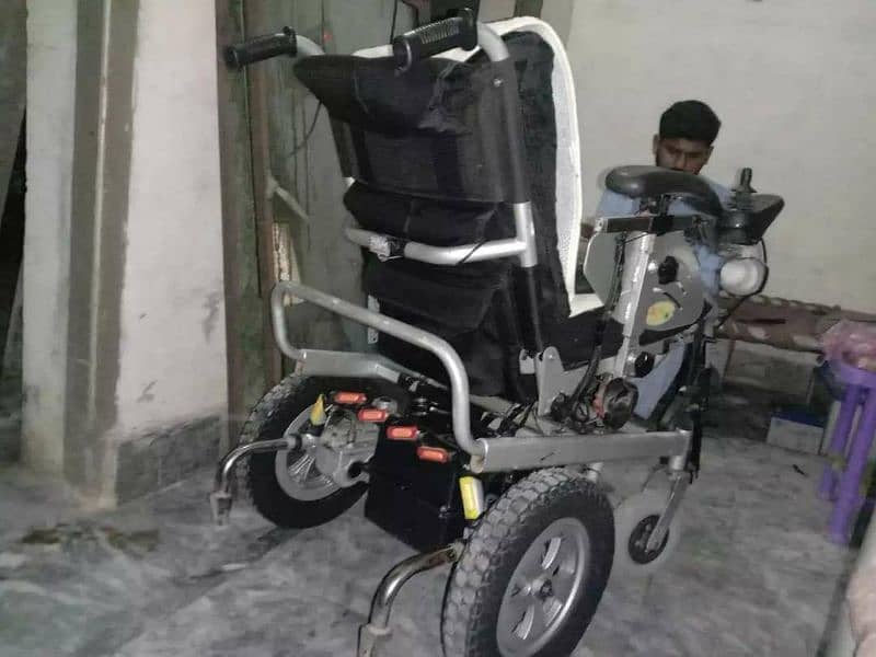 electric wheelchair 3