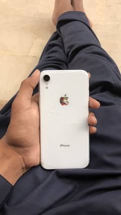I phone xr non pta 128 gb betry 80% just back crack all ok Fac ID work