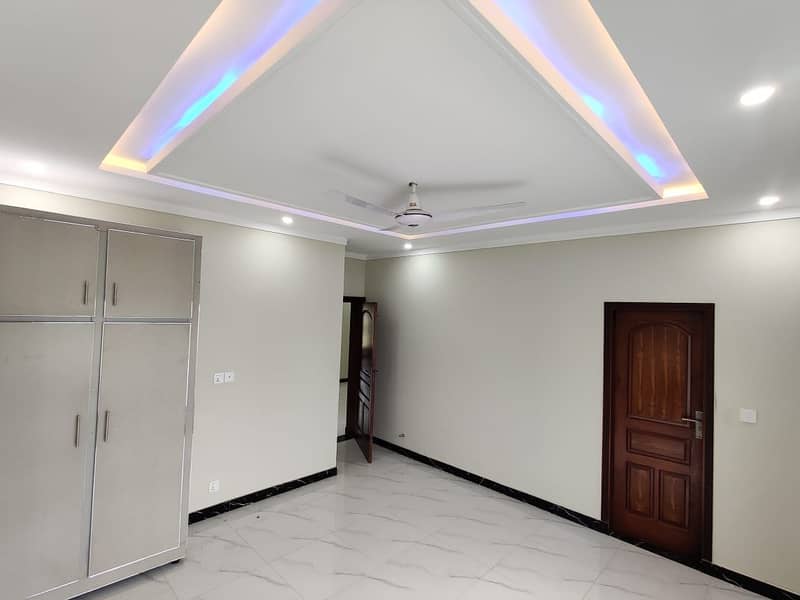 A Very Beautiful House Availible For Rent 
Near Mosque Markaz n Park 4