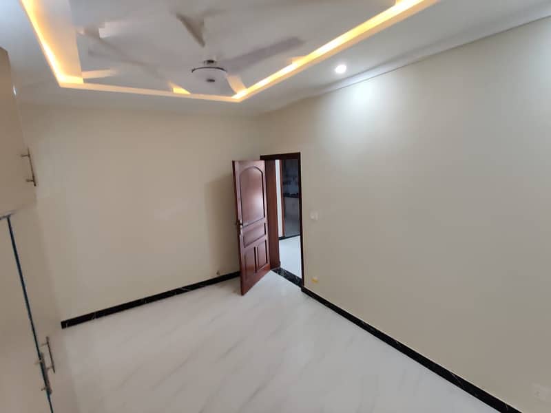 A Very Beautiful House Availible For Rent 
Near Mosque Markaz n Park 18