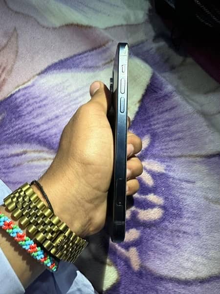 iphone 12  battery 99  condition 10/10  fresh  one 3