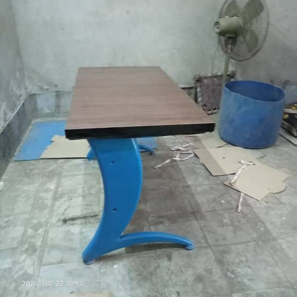new used good condition office table 2
