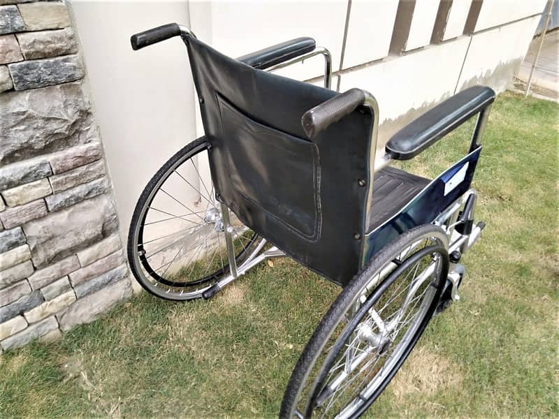 Folding Wheel Chair16000 wali 8700 mein,Read Wheelchair Ad,03022669119 3