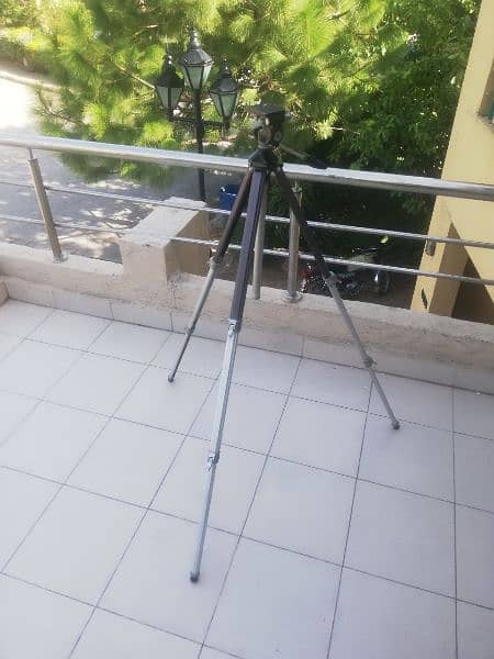 camera tripod, stand for sale 4