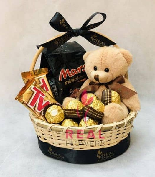 Customized Gift Baskets, Father's day, Chocolate Box, Bouquet, Cakes 9