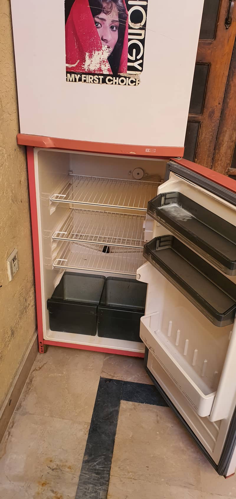 Refrigerator for sale v good condition 4