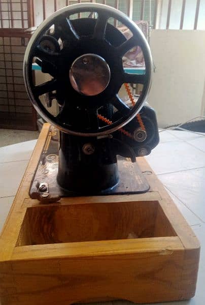 SEWING MACHINE FOR SALE USED 2