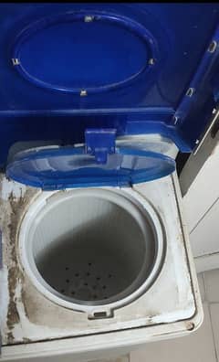 Dawlance Washing machine semi automatic for sale price 15000/-Rs .