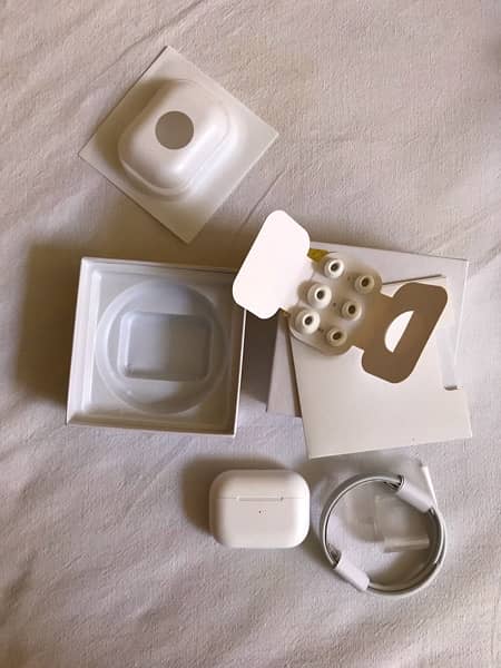 Air Pods Pro 2 Wholesale price if you buy 3 will be 2300 New Box Pack 1