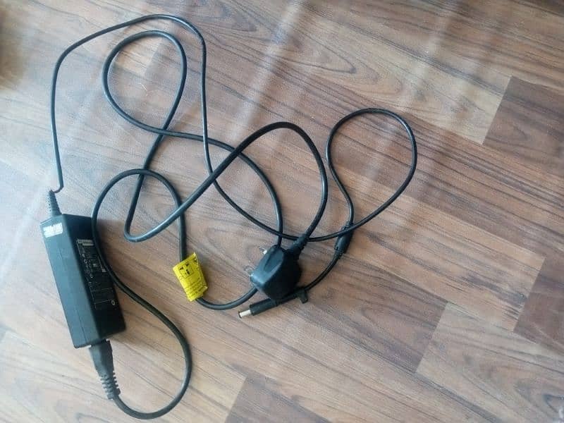 HP Compaq Laptop Charger Uk version 1