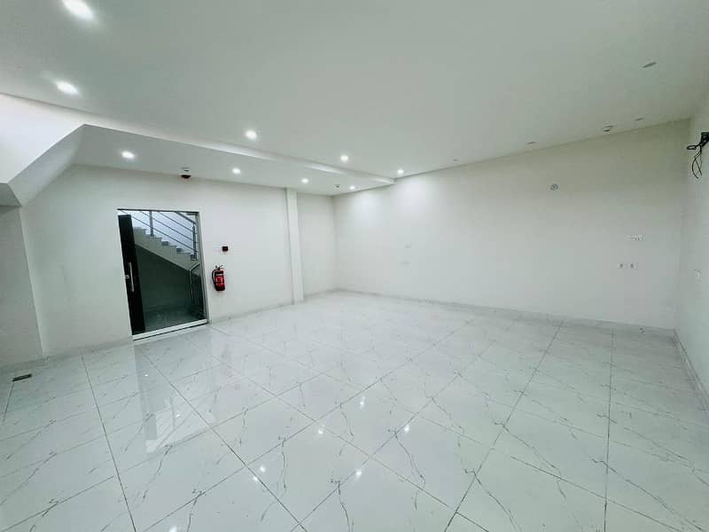 8 Marla floor for rent in DHA Phase 4 0