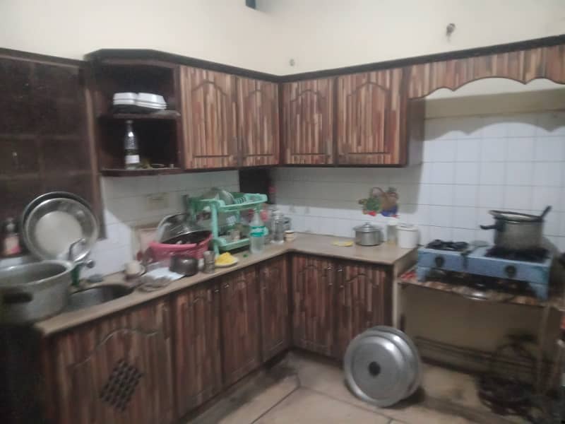 BEAUTIFUL UPPER PORTION AVAILABLE FOR RENT IN ALLAMA IQBAL TOWN 6