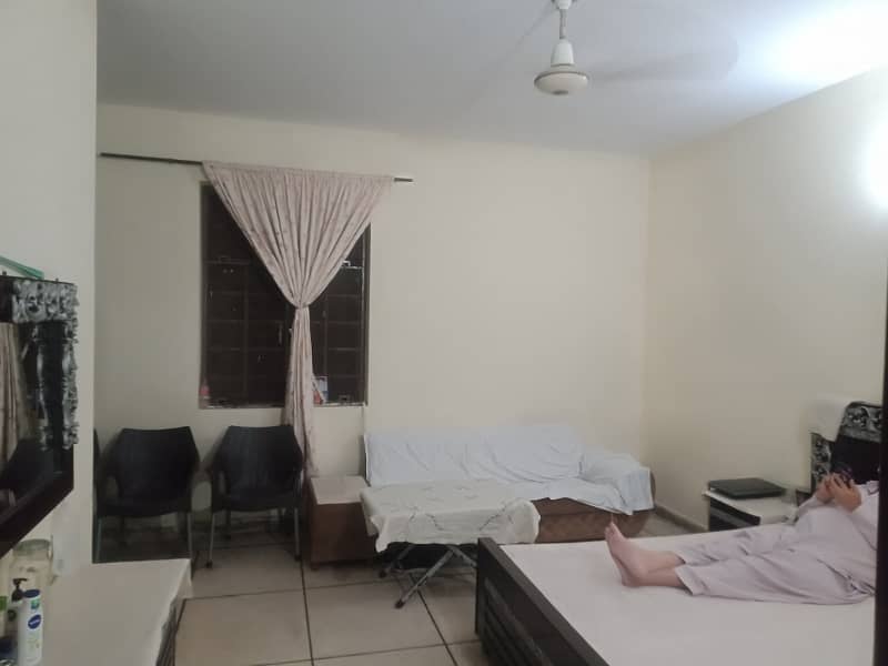 BEAUTIFUL UPPER PORTION AVAILABLE FOR RENT IN ALLAMA IQBAL TOWN 9