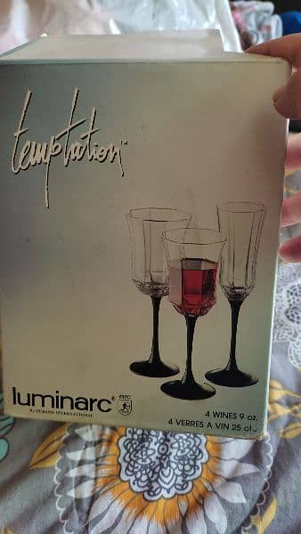 Luminarc wine glasses 1