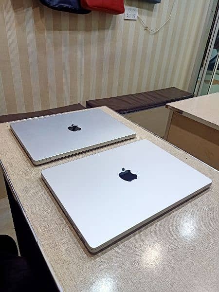 apple MacBook pro m3 max silver 36/1tb SSD 14inch 3