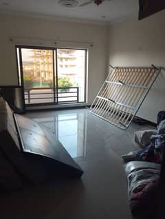 10 Marla Upper Portion For Rent, 3 Bed Room With attached Bath, Drawing Dinning, Kitchen, T. V Lounge, Servant Quater