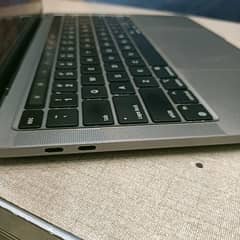 apple MacBook Air 2020 i3 8/256 gold colour