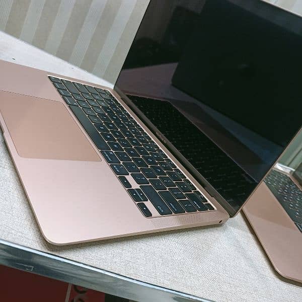 apple MacBook Air 2020 i3 8/256 gold colour 7