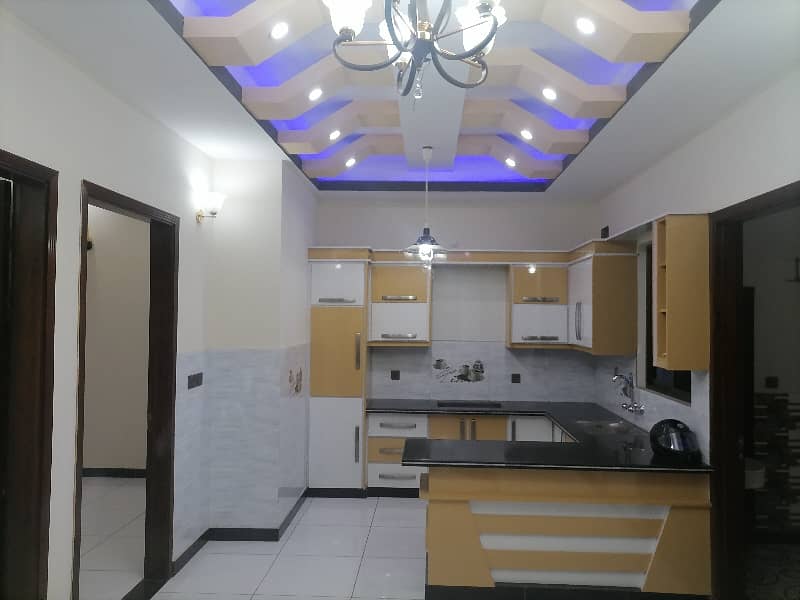 Prime Location House In Saadi Town Sized 120 Square Yards Is Available 3