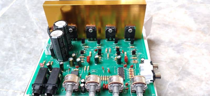 200 Watts Transistor Amplifier Stereo 1