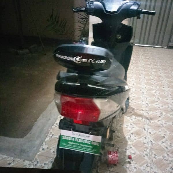 electric scooty with lithium battery 80 km range 1 charge 1