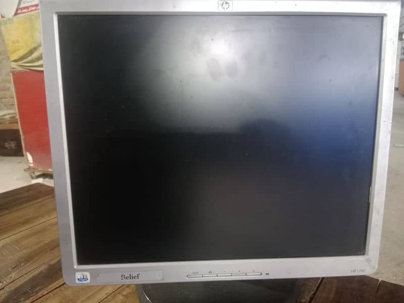 18 inch LCD for sale 0