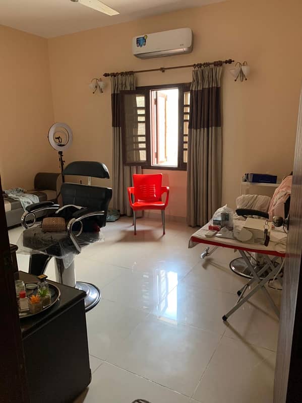 4 bed dd 2nd floor with roof 300 syds portion available for sale at adamjee nagarga 2