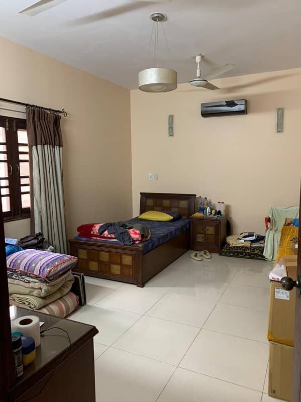 4 bed dd 2nd floor with roof 300 syds portion available for sale at adamjee nagarga 5