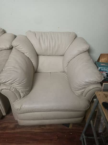 2× 5 seater sofa sets including 2×3 seater and 4×1 seater 3