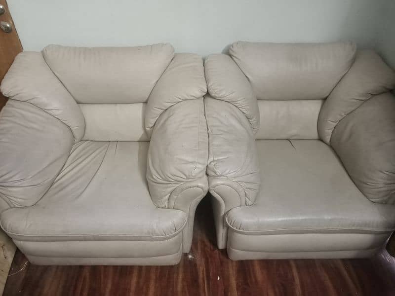 2× 5 seater sofa sets including 2×3 seater and 4×1 seater 6