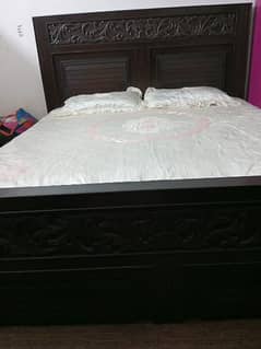 King size double bed is available for sale.
