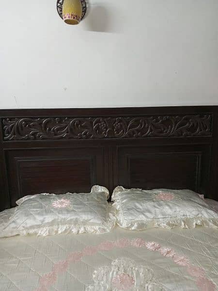 King size double bed is available for sale. 3