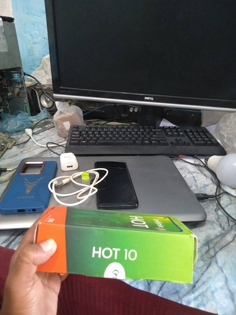 Infinix Hot 10 new condition complete saman 9