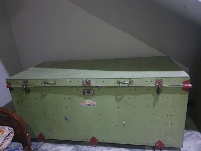 large size trunk for sale 1