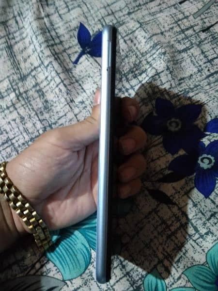vivo y20s (G) 6gb 128gb PTA approved. 
condition 9/10
Just buy and use. 4
