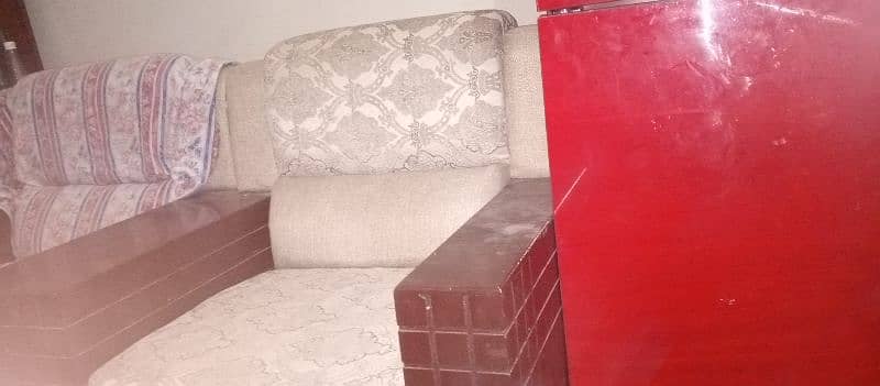comfortable sofa set available in low price 6