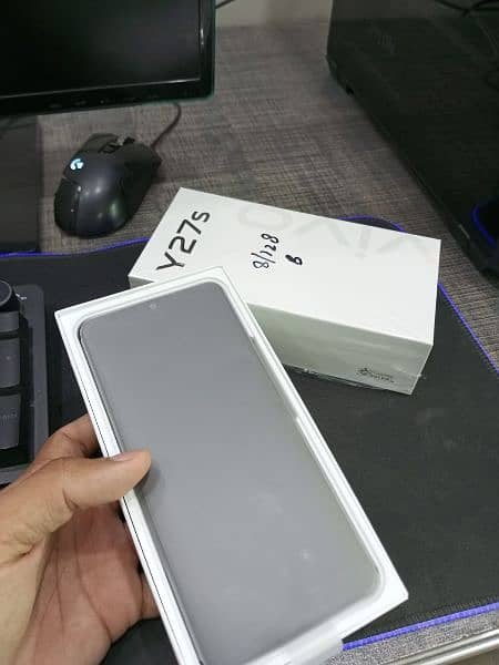 vivo y27s with box 11 mounth varanty available no single scratch 1